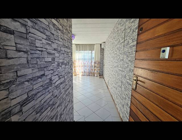 2 BEDROOM SECTIONAL TITLE FOR SALE IN GLENVISTA